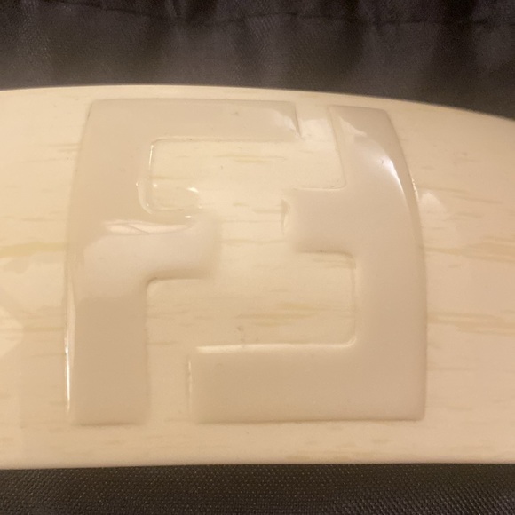 FENDI BARRETTE AUTHENTIC RARE  ECU - Picture 2 of 3